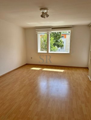 Bezugsfreie Eigentumswohnung mit Balkon in zentraler Lage von Berlin Lankwitz